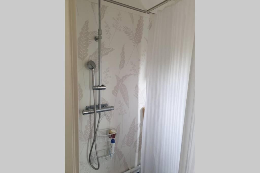 Gaeststuga I Vacker Natur, Bastu, Bubbelpool Sommartid Och Gratis Parkering Naera Ulricehamn Och Lassalyckan, Guesthouse With Nice View With Sauna And Free Parking Close To Dalsjoefors And Fishing Borås Eksteriør billede