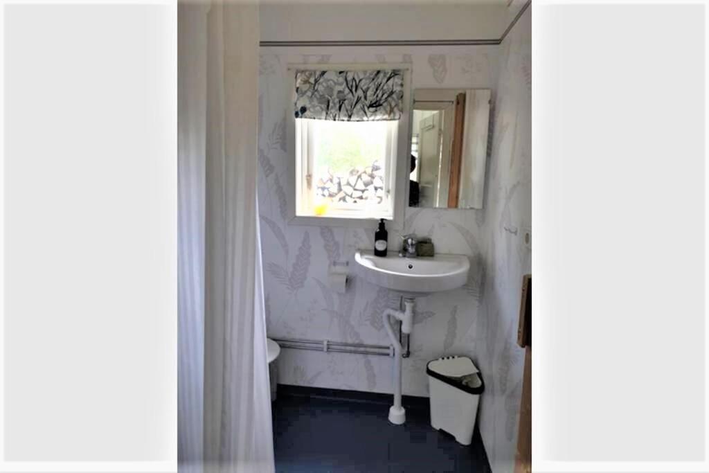 Gaeststuga I Vacker Natur, Bastu, Bubbelpool Sommartid Och Gratis Parkering Naera Ulricehamn Och Lassalyckan, Guesthouse With Nice View With Sauna And Free Parking Close To Dalsjoefors And Fishing Borås Eksteriør billede